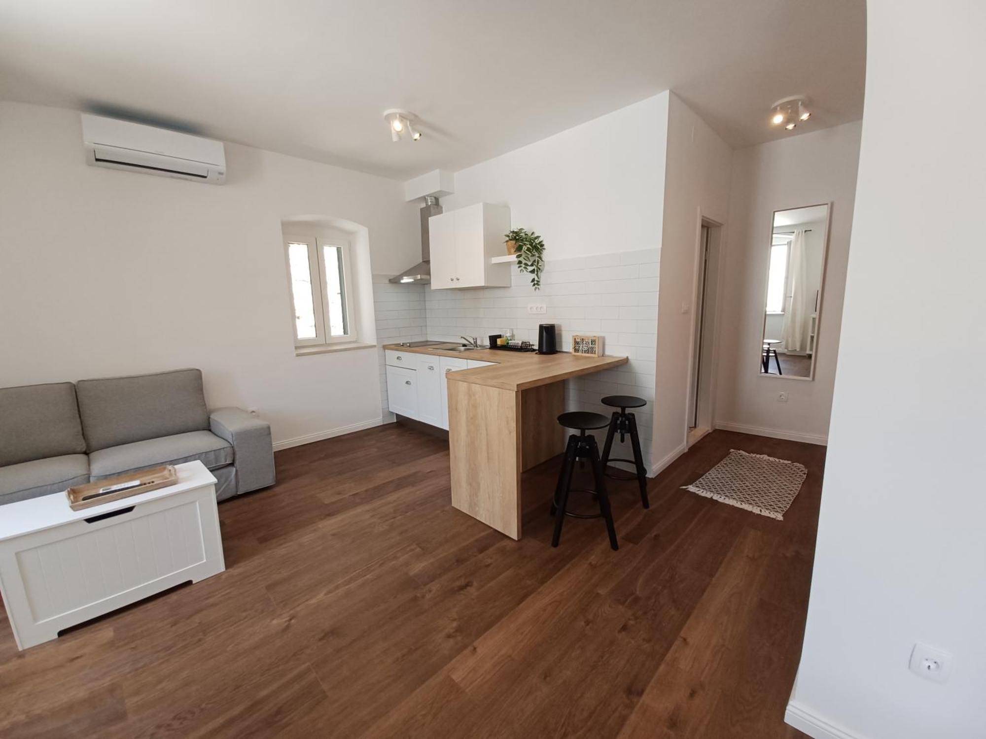 Apartment Lilly With Amazing City View Хвар Екстер'єр фото
